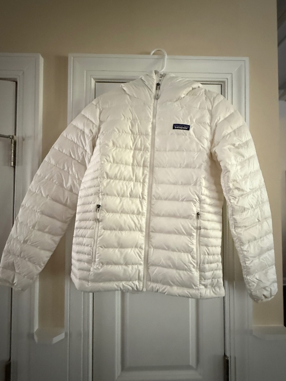 LN Women's Patagonia Nano Puff hoodie jacket in Birch White Size Medium